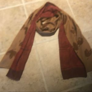 Woman’s long silky scarf brown/wine pattern